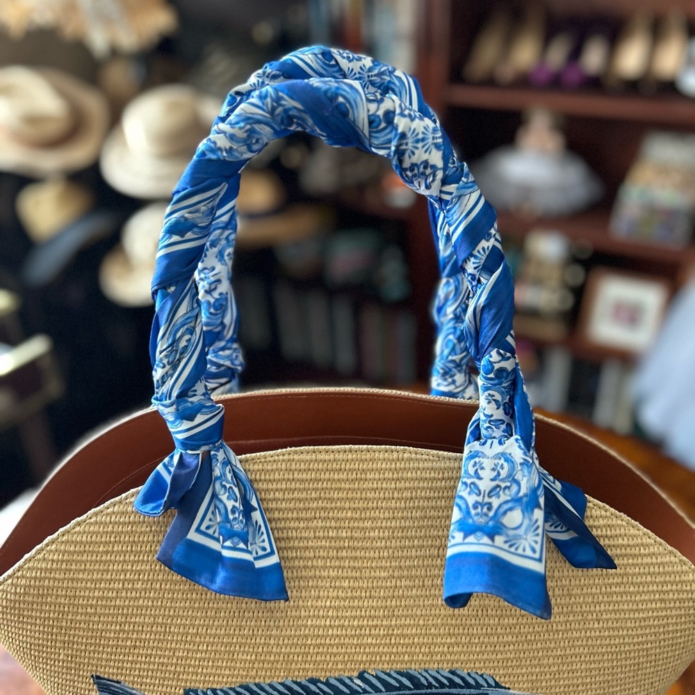 Farm Rio Blue Garden Tiles Raffia Shell Tote - Picture 9 of 16